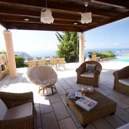 Villa Ellis