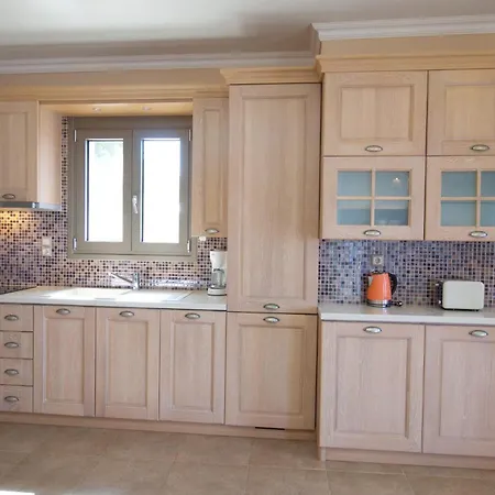 Ellis Villa Vóvikes